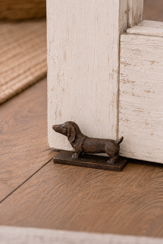 Hold-the-Door Doxie